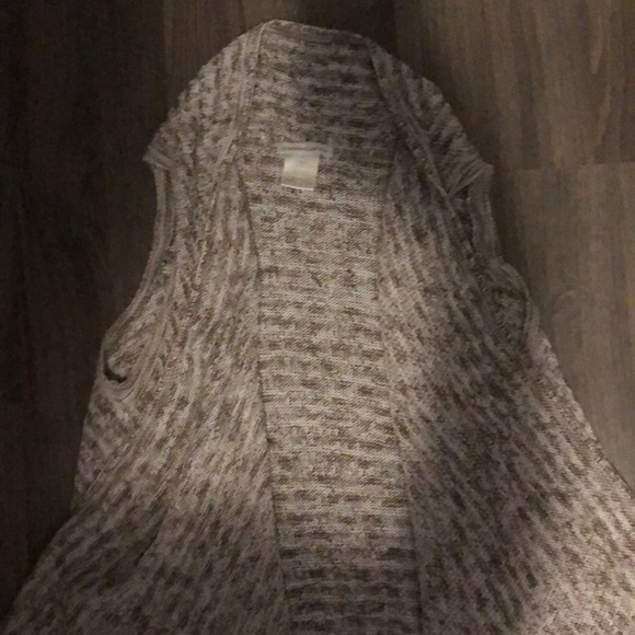Sleeveless Cardigan - Picture 2 of 3